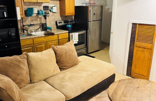 Weequahic Apartment | Cozy studio with AC, WiFi in enjoyable Newark