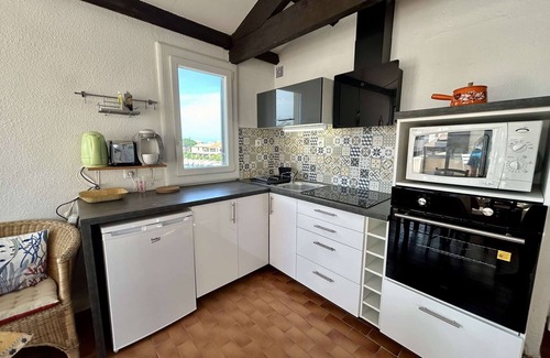 Saint-Cyprien Plage Apartment | Cozy Studio with Terrace, Pool, and Parking Near Beach in Saint-Cyprien