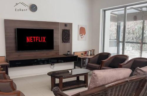 Larut Apartment | Cozy Taiping Terrace Homestay near Lake Garden at Crystal Creek