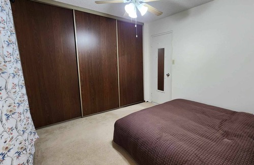 Scarborough House | Cozy town house of 3 bedrooms and 1.5 washroom with living, dinning and kitchen.
