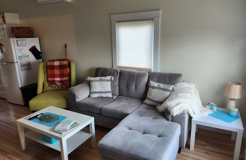 York Cottage | Cozy Two Bedroom North Shore Cottage