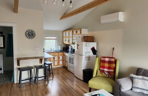 York Cottage | Cozy Two Bedroom North Shore Cottage