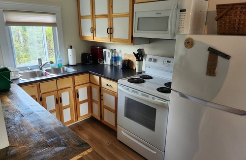 York Cottage | Cozy Two Bedroom North Shore Cottage