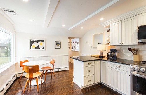 Brookhaven House | Cozy two-bedroom cottage in Long Island's bucolic Brookhaven Hamlet