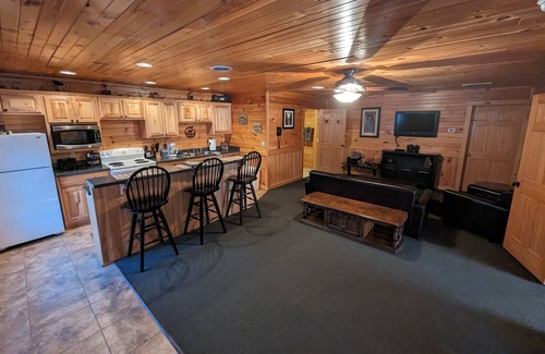 Hyner Resort | Cozy two bedroom suite with all the amenities located at The Black Forest Inn.
