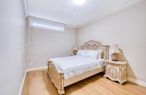 Arbutus Ridge House | Cozy two beds lower level suite in Vancouver West