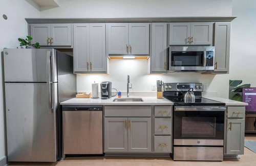 Downtown Louisville Apartment | Cozy Unit w/Free Parking by Downtown Hospitals