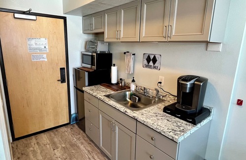 Brian Head Condo | COZY Updated Studio-KING bed, kitchenette-Pool/Spa/Sauna