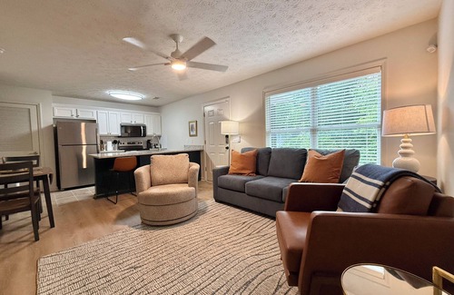 Auburn Condo | Cozy, Upscale 2-bedroom Condo in Downtown Auburn!