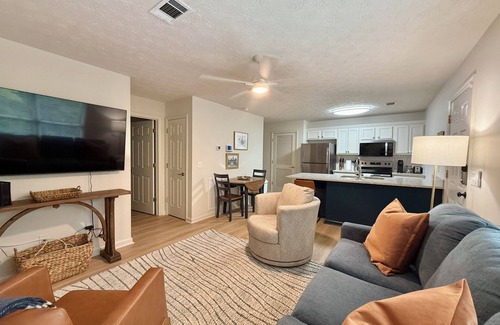 Auburn Condo | Cozy, Upscale 2-bedroom Condo in Downtown Auburn!