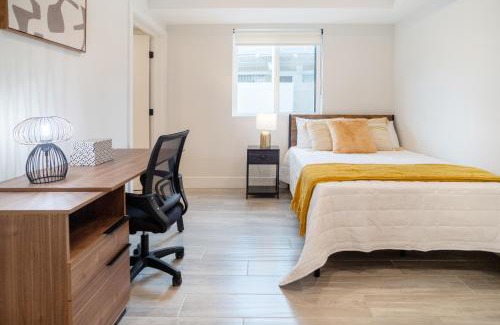 Downtown Los Angeles House | Cozy Urban Retreat near Downtown LA & USC - Private room with shared Living room and kitchen