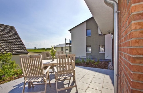 Gross Zicker Apartment | Cozy vacation apartment with terrace and garden - Ferienhaus Zaunkönig FeWo EG