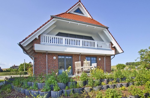 Gross Zicker Apartment | Cozy vacation apartment with terrace and garden - Ferienhaus Zaunkönig FeWo EG