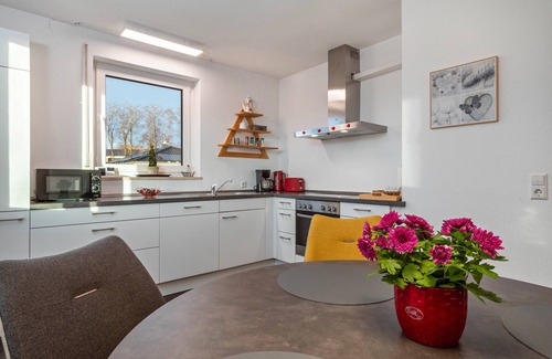 Lindau Apartment | Cozy Vacation Apartment Hotz close to the Golf Club Lindau with Mountain View