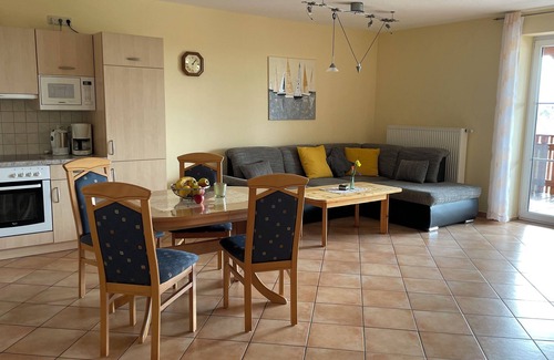 Spalt Apartment | Cozy vacation apartment with south-facing balcony and lake view