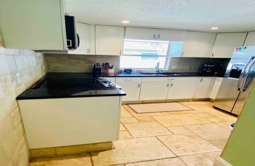 Bayou Oaks Apartment | Cozy vacation home 5 mins from downtown!