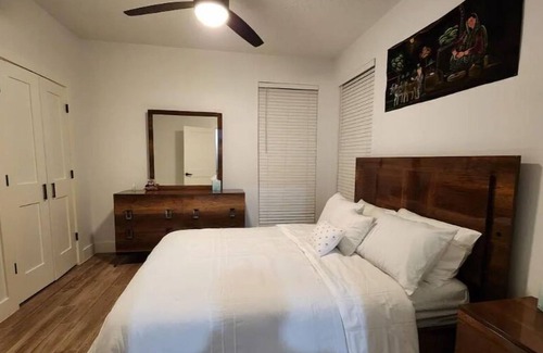 Tomball House | Cozy Victorian house. Pet friendly