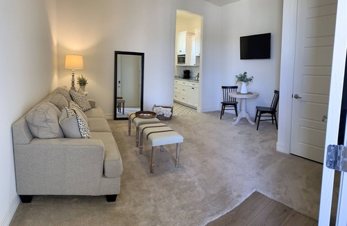 Queen Creek House | Cozy Villa Apartment In Gated Community