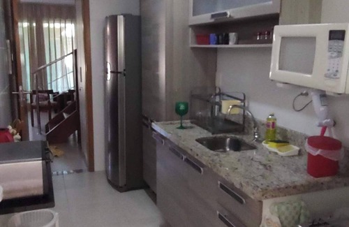 Itacimirim Apartment | Cozy village, right on the sand in Itacimirim