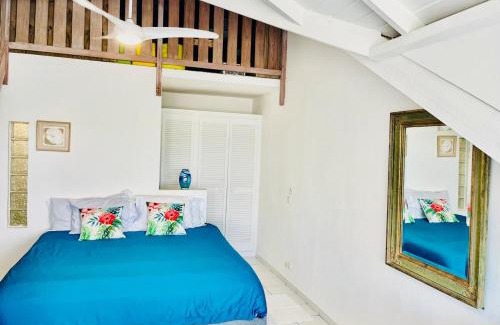 Nettle Bay Apartment | Cozy Waterfront Two-Level Condo with 2 Bathrooms ,Pool, AC