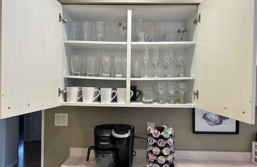 Port Washington House | Cozy Waterfront Stay: 30 Min train to NYC, USOpen, Golf, Citifield, MSG & Mets.