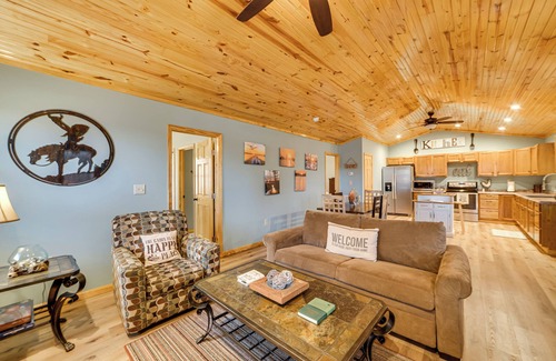 Waverly Cabin | Cozy Waverly Cabin w/Fireplace & Deck!