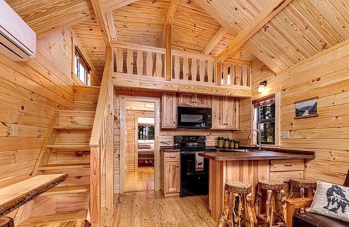 Hector Cabin | Cozy Wine Cabin escape with Breathtaking Views 1