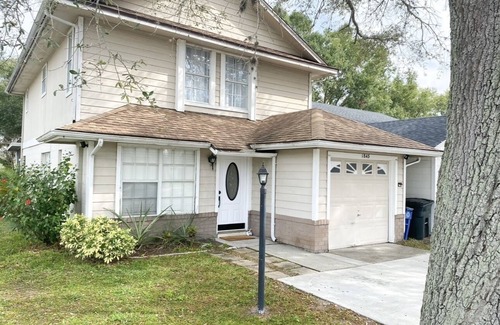 Goldenrod House | Cozy Winter Park Cottage