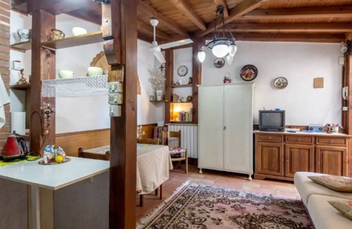Pistoia Apartment | Cozy wooden annex in Pistoia