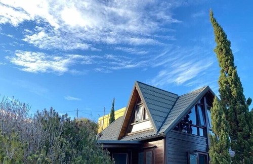 Guimar House | Cozy wooden house with pool