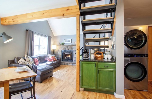 Albrightsville Cabin | CozyCottageGetaway;PetFriendly;FencedYard;Lake;Beach;Pool;JimThorpe;WaterPKs,SKI