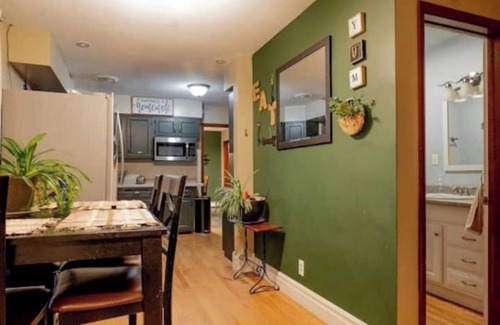 Goshen House | CozyHome-HotTub-Pool-WI-FI-KingBed-ArcadeGames-PoolTable