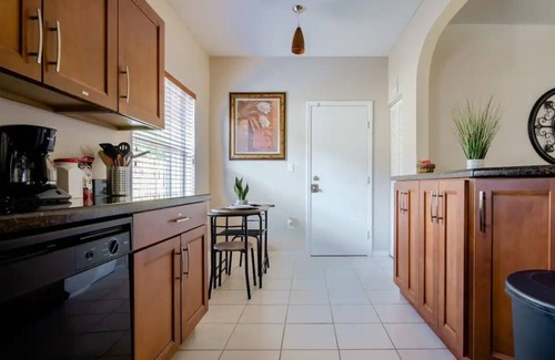 Homestead House | CozyHouse: Near National Parks Between Miami & The Keys