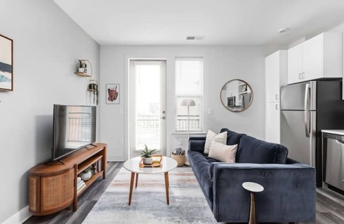 Cole-Noble District Apartment | CozySuites at East Washington