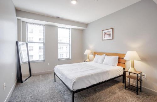 Central Business District Apartment | CozySuites at the Banks gym pool 13