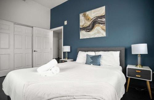 Cultural District Apartment | CozySuites Chic 1BR in Downtown Pitts 11