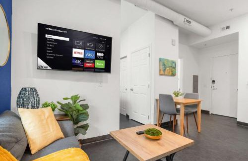 Cultural District Apartment | CozySuites Chic1BR in Downtown Pitts #11