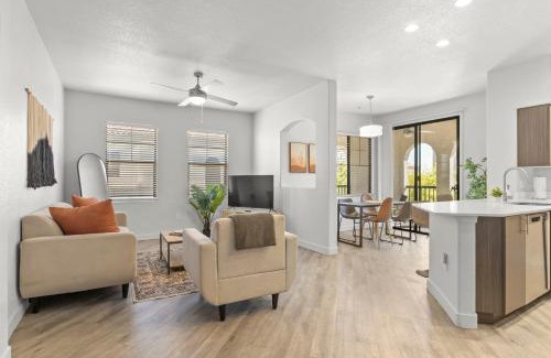 Glendale Sports and Entertainment District Apartment | CozySuites Glendale by the stadium with pool 16