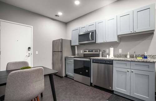 Cultural District Apartment | CozySuites Modern 1BR in Downtown Pitts #1