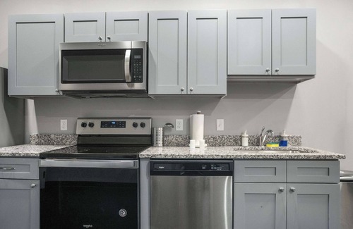 Cultural District Apartment | CozySuites Modern 1BR in Downtown Pitts #1