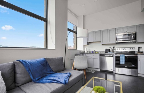 Cultural District Apartment | CozySuites Modern 1BR in Downtown Pitts 12