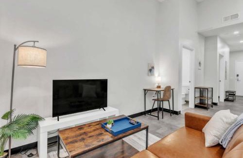 Cultural District Apartment | CozySuites Modern 1BR in Downtown Pitts #15