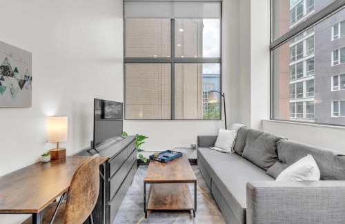 Cultural District Apartment | CozySuites Modern 1BR in Downtown Pitts #18