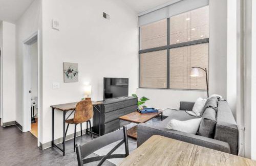 Cultural District Apartment | CozySuites Modern 1BR in Downtown Pitts #18