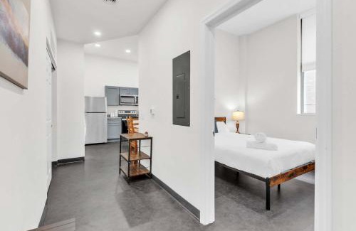 Cultural District Apartment | CozySuites Modern 1BR in Downtown Pitts #22
