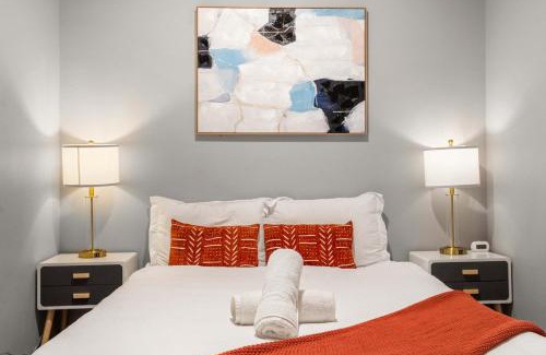 Cultural District Apartment | CozySuites Modern 1BR in Downtown Pitts #2