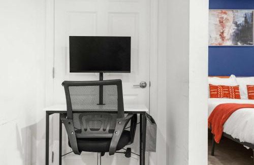 Cultural District Apartment | CozySuites Stunning 1BR in Downtown Pitts #4