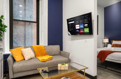 Cultural District Apartment | CozySuites Stunning 1BR in Downtown Pitts #6