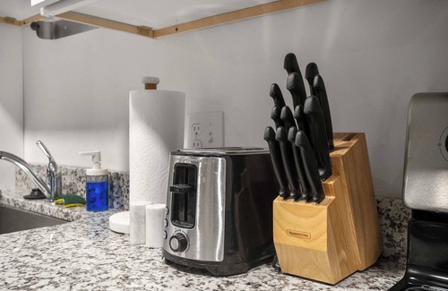 Cultural District Apartment | CozySuites Stunning 1BR in Downtown Pitts #2