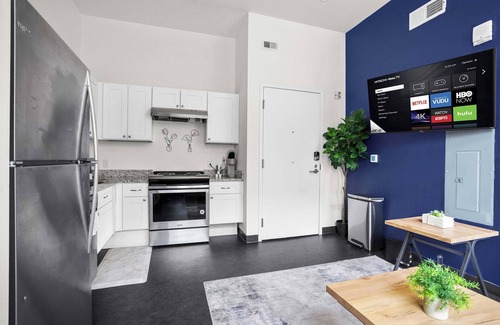 Cultural District Apartment | CozySuites Stunning 1BR in Downtown Pitts #5